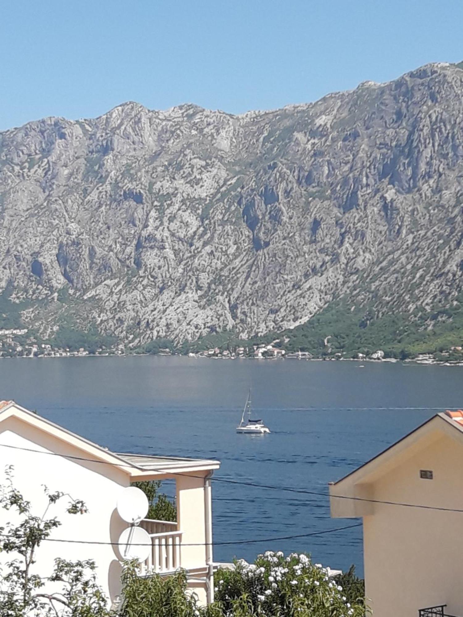 Ferienwohnung Mir Kotor Exterior foto
