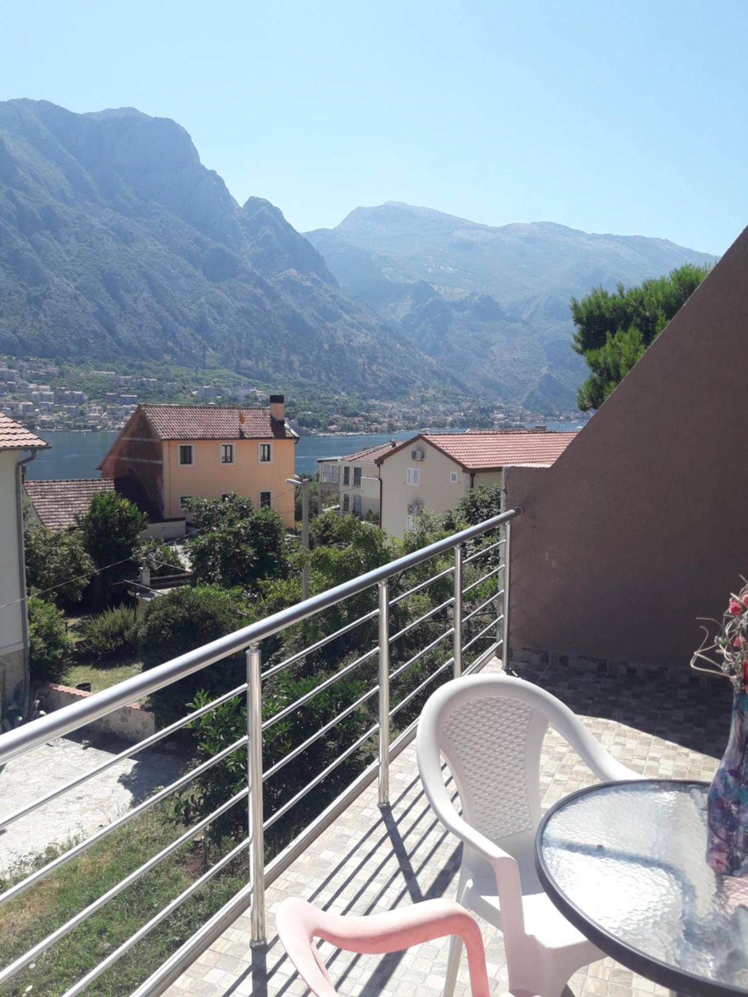 Ferienwohnung Mir Kotor Exterior foto