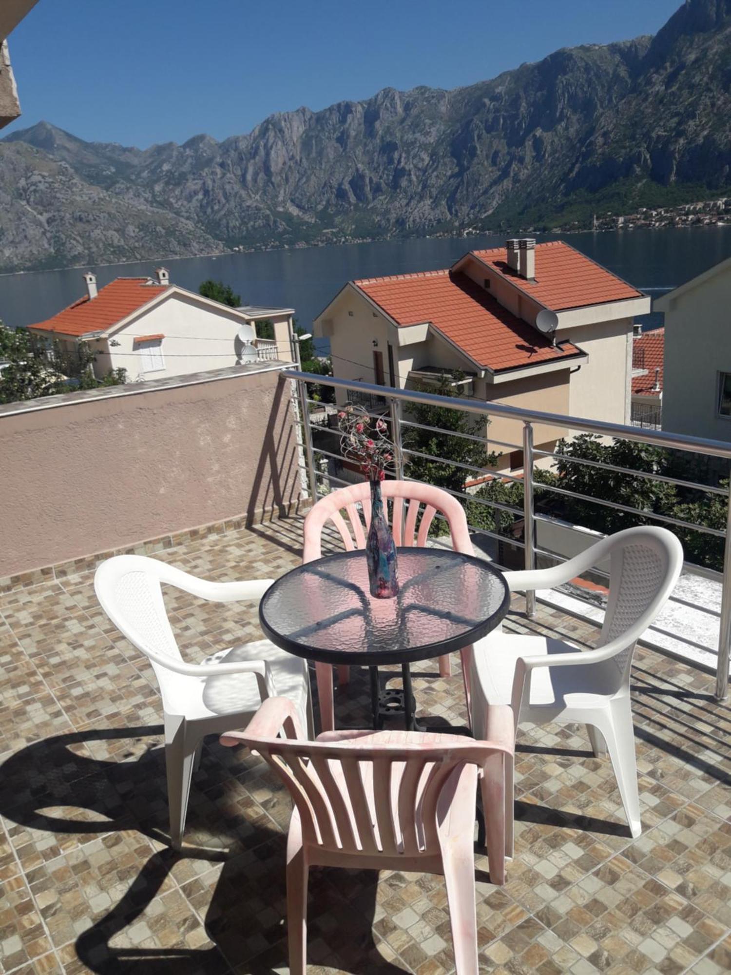 Ferienwohnung Mir Kotor Exterior foto